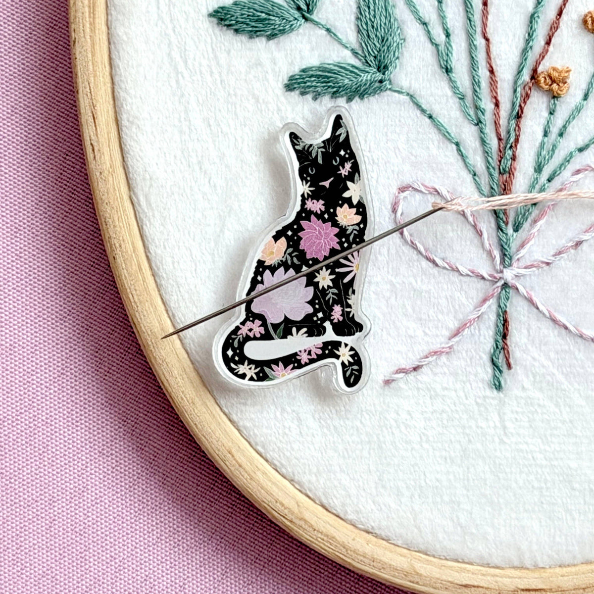 Floral Black Cat Needle Minder